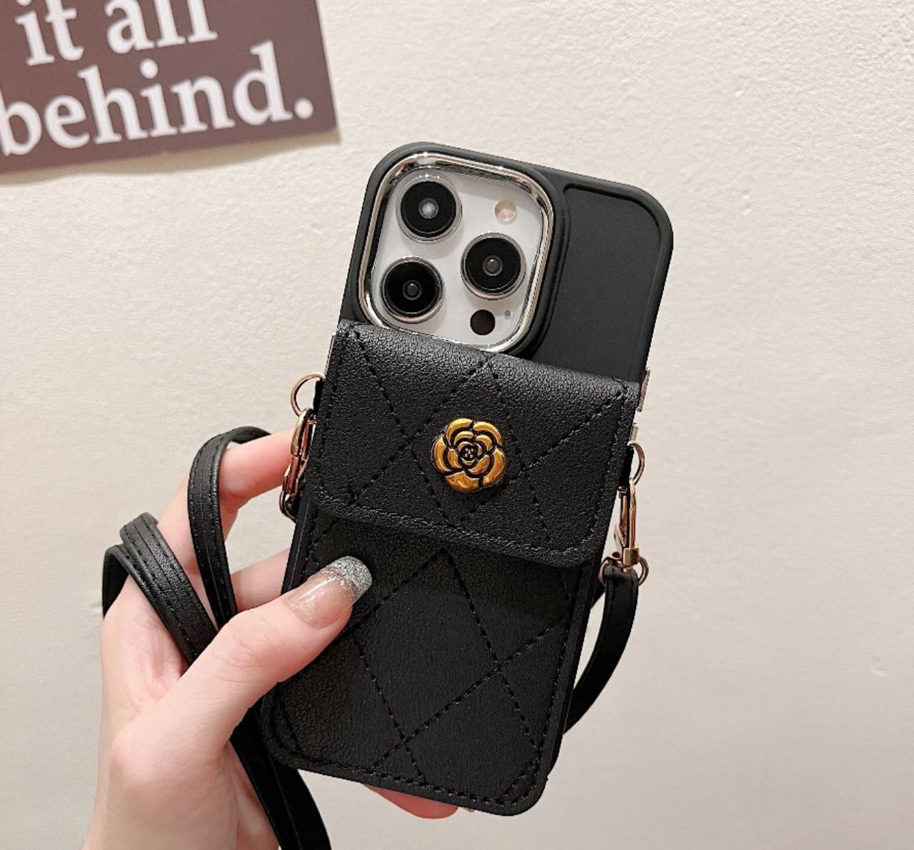 Elegant Quilted Crossbody Wallet Case