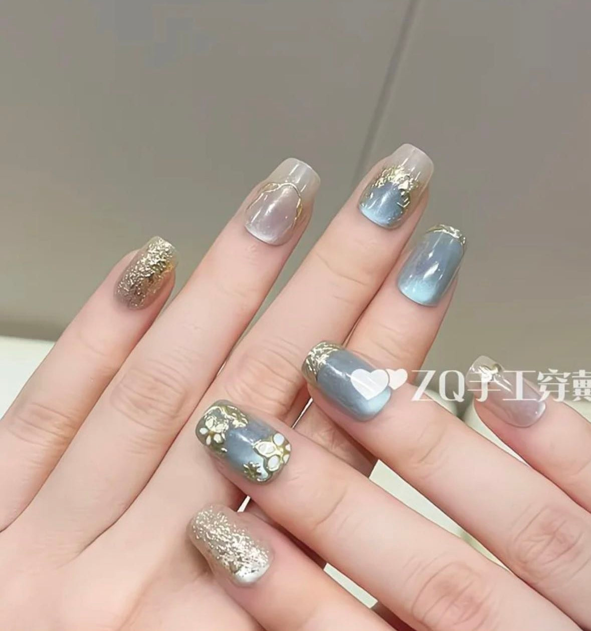 Elegant Blue Floral Nails – Gold Leaf & Glitter Luxury Design