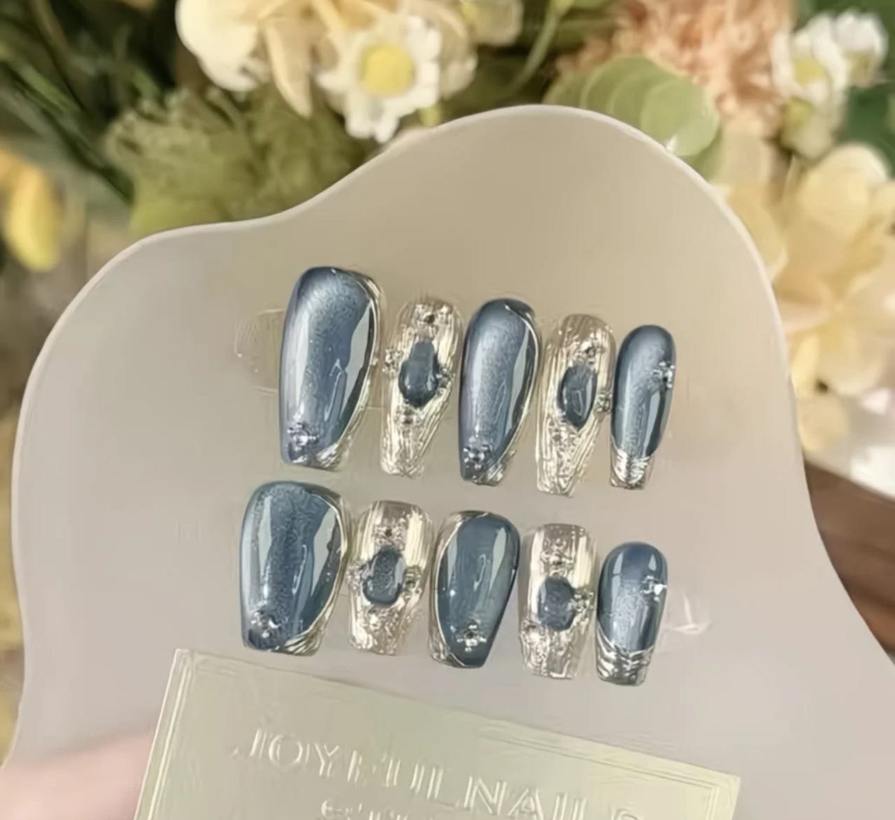 Silver Mist Cat-Eye Nails