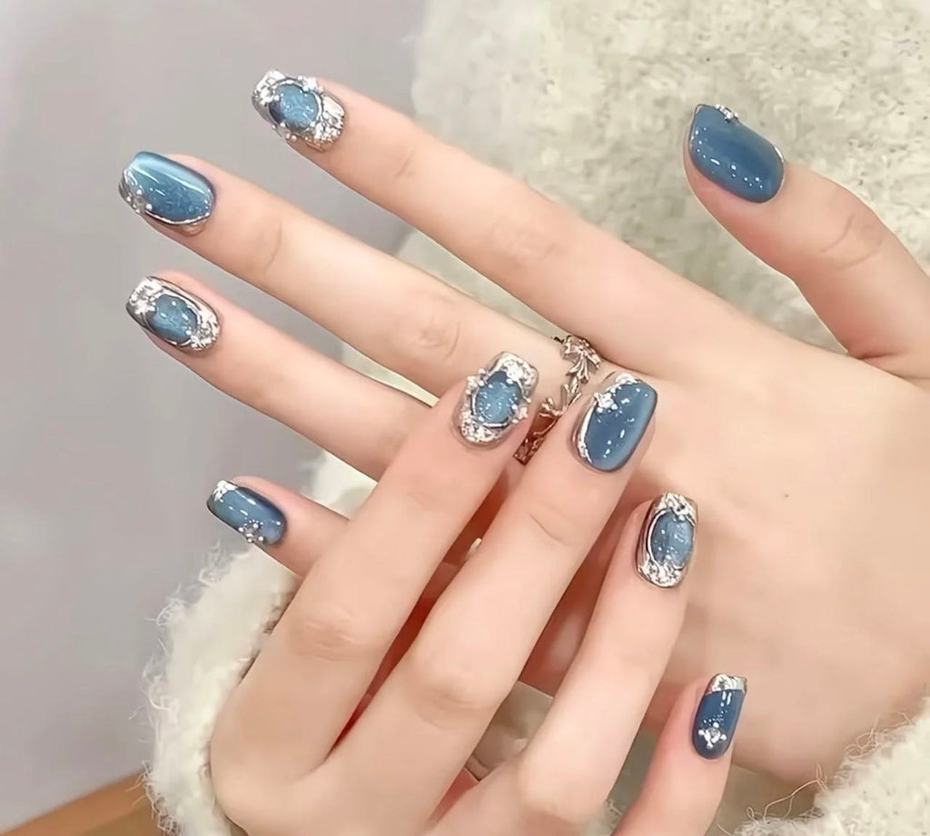 Silver Mist Cat-Eye Nails