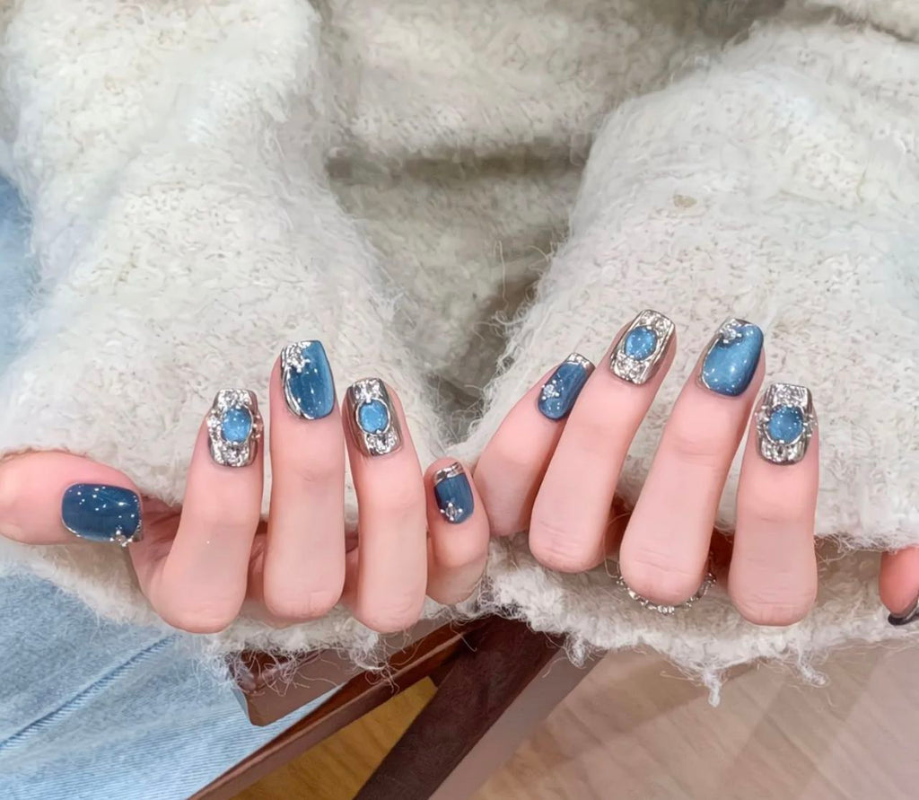 Silver Mist Cat-Eye Nails