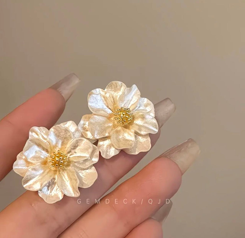 Golden Blossom Vintage Collection