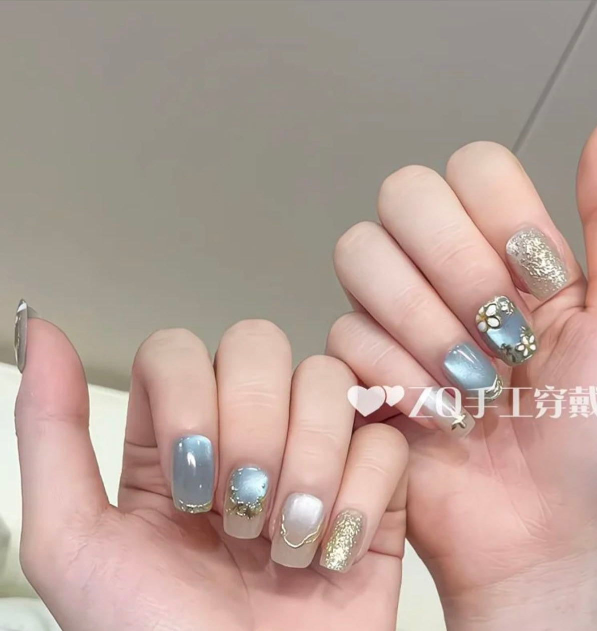 Elegant Blue Floral Nails – Gold Leaf & Glitter Luxury Design