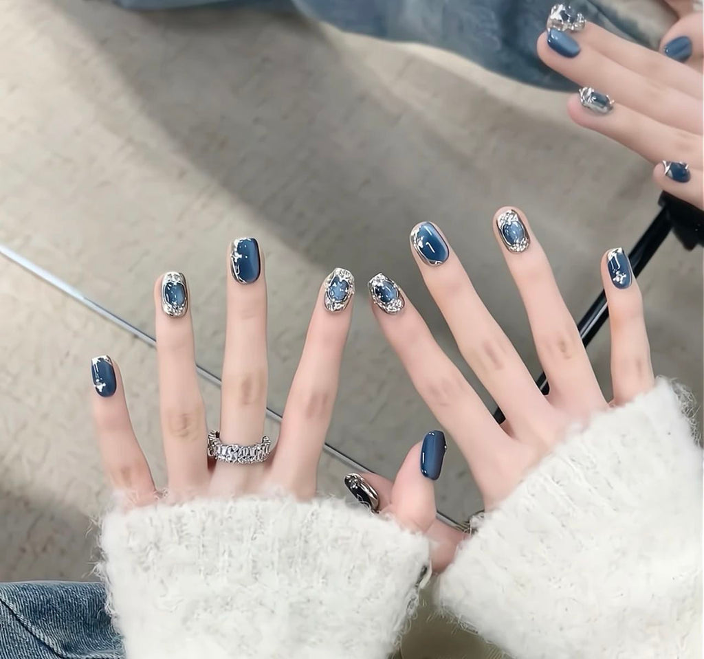 Silver Mist Cat-Eye Nails