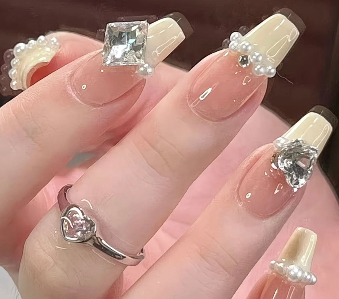 Royal Pearl Diamond Nails