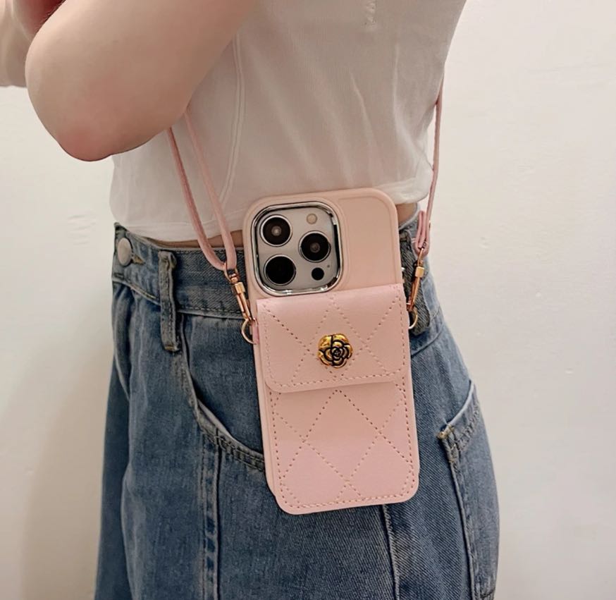 Elegant Quilted Crossbody Wallet Case