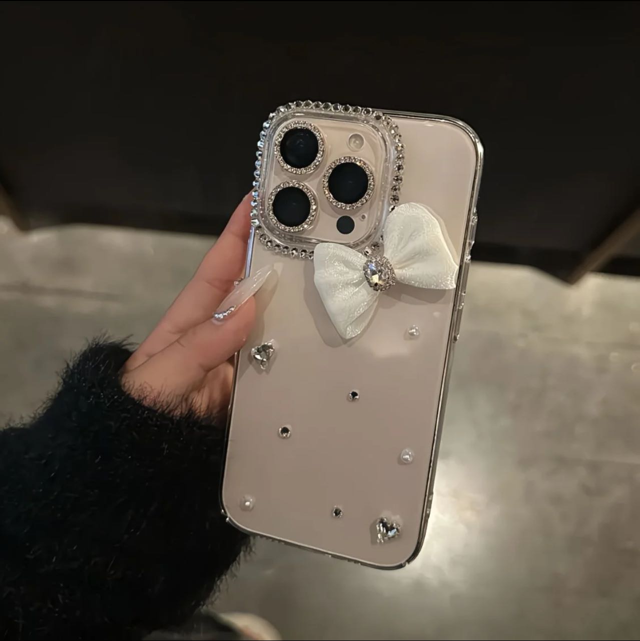 Elegant Crystal Bow Diamond Case