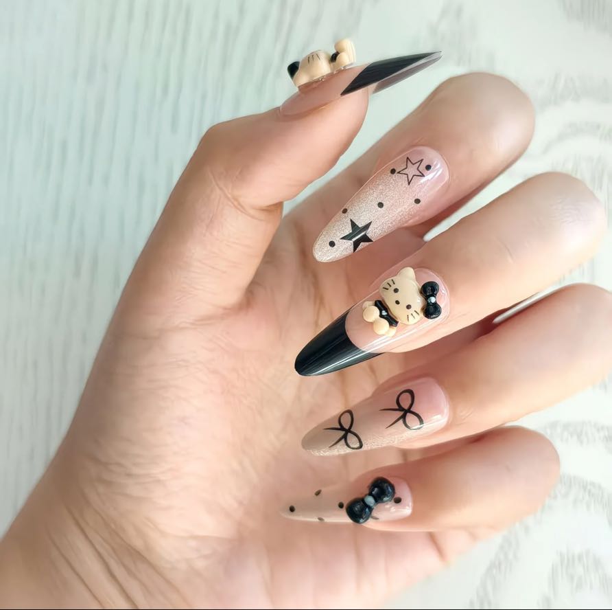 Midnight Kitty Charm Nails