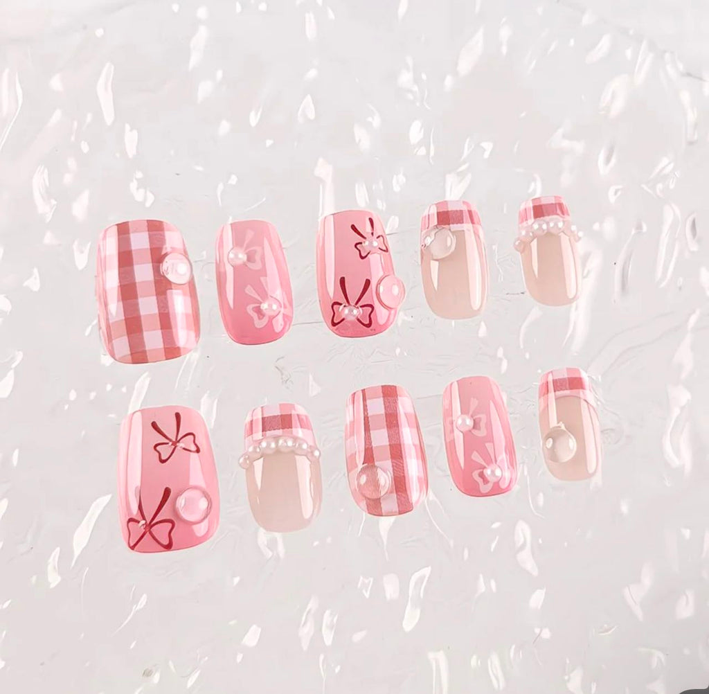 Pink Gingham Bow Nails