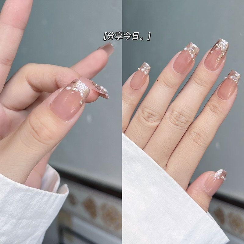 Pearl Luxe 3D Gold Fish-Tail Press-On Nails