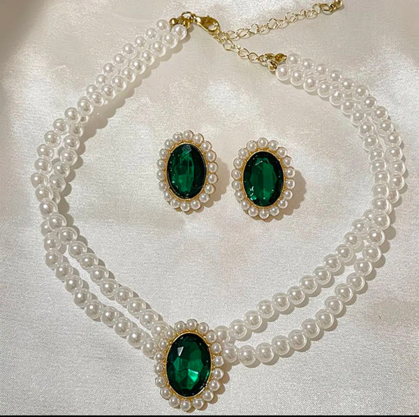 Emerald Grace Pearl Choker