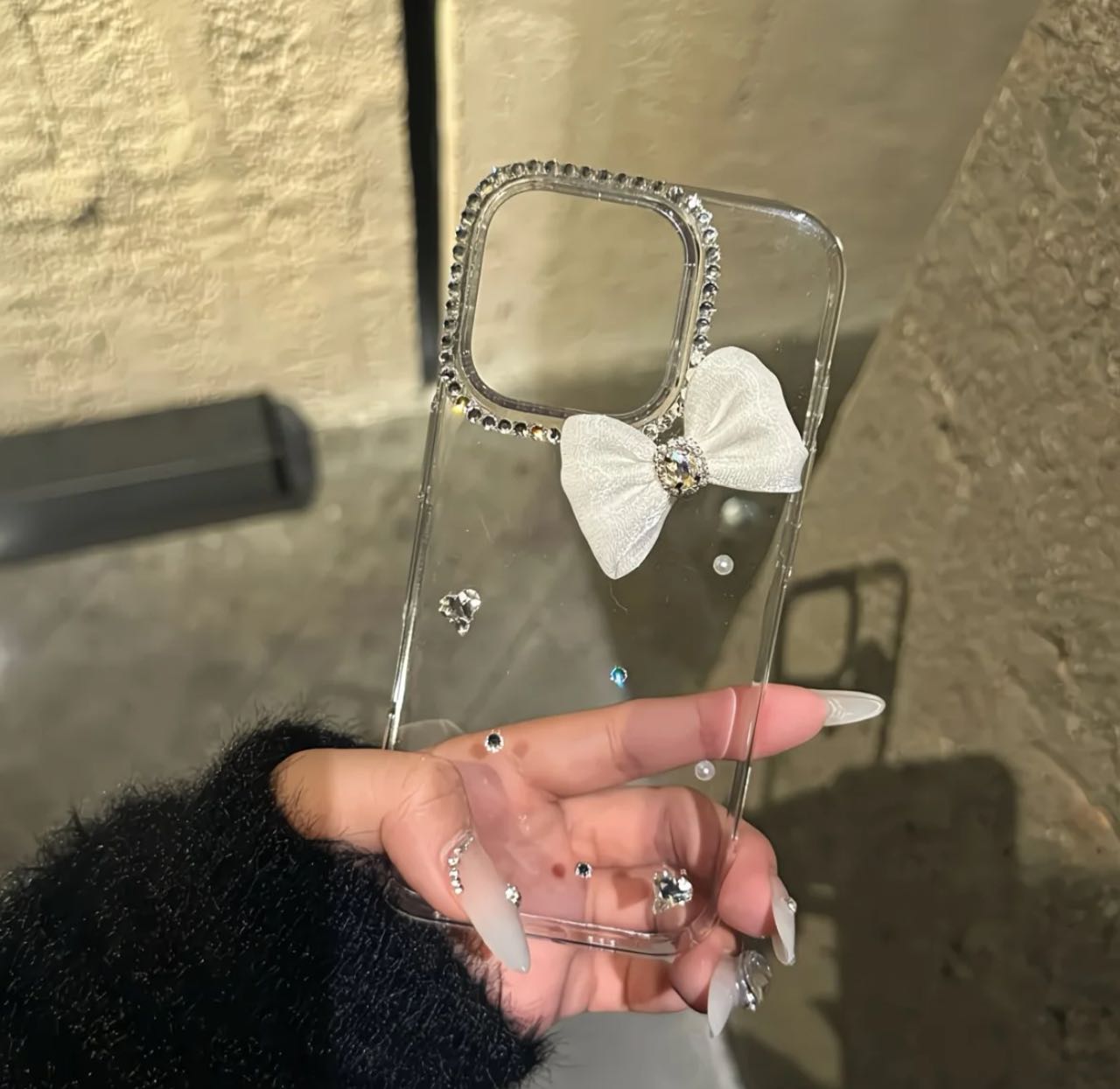 Elegant Crystal Bow Diamond Case