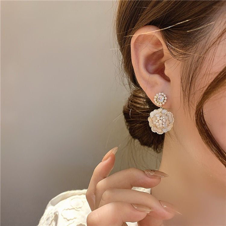 Elegant Floral Crystal Drop Earrings – White & Black