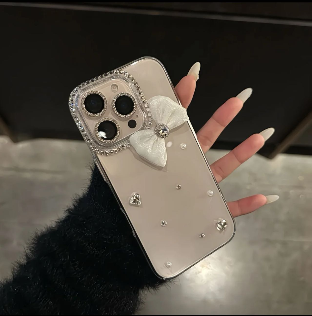 Elegant Crystal Bow Diamond Case